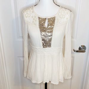 Miss Me Flare Keyhole Sequin Blouse F26